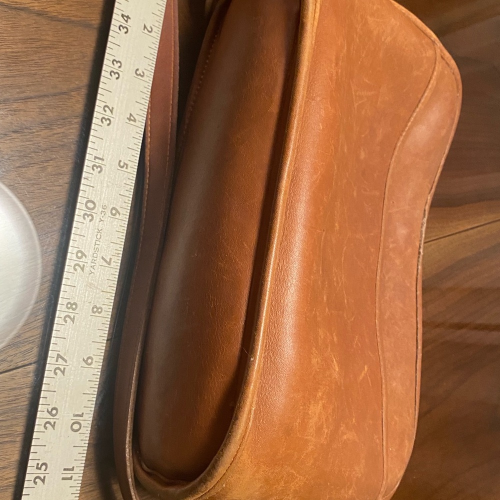 Coach British Tan Leather Shoulder Bag - Picture 5 of 7
